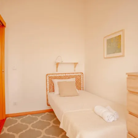 My Fair - 2 Bedroom With River View Apartment